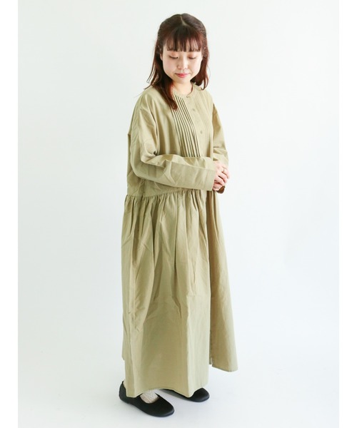 Samansa Mos2(サマンサ モスモス)の「襟付ピンタックワンピース(ワンピース・レディース・ブラック/ベージュ/オフホワイト/カーキ・フリ-)」の17枚目の写真
