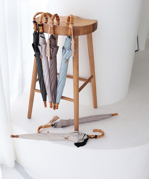 utatane（ウタタネ）の「日傘 完全遮光100％ 晴雨兼用 竹ハンドル シャンブレー調（長傘・レディース・ベージュ/スミクロ/スモークピンク/アッシュブラウン/モカ/ブルー・FREE）」の9枚目の写真