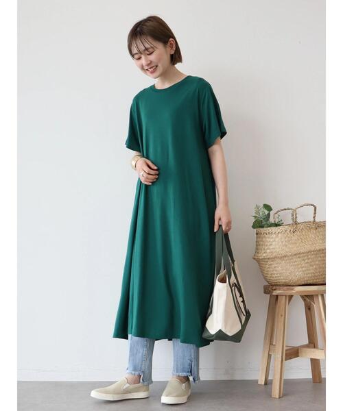 AMERICAN HOLIC（アメリカンホリック）の「サラッとミモレAラインカットワンピース（ワンピース・レディース・グレイッシュベージュ/ブラック/ライトグリーン/グリーン/ブラウン/チャコールグレー・M/L）」の18枚目の写真