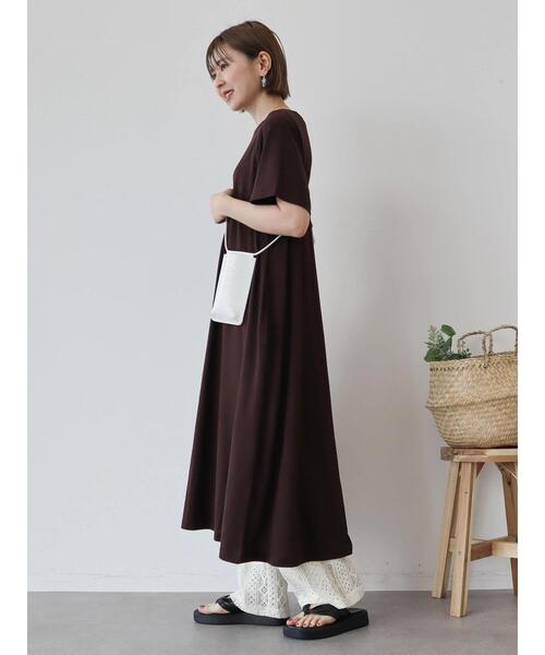 AMERICAN HOLIC（アメリカンホリック）の「サラッとミモレAラインカットワンピース（ワンピース・レディース・グレイッシュベージュ/ブラック/ライトグリーン/グリーン/ブラウン/チャコールグレー・M/L）」の13枚目の写真