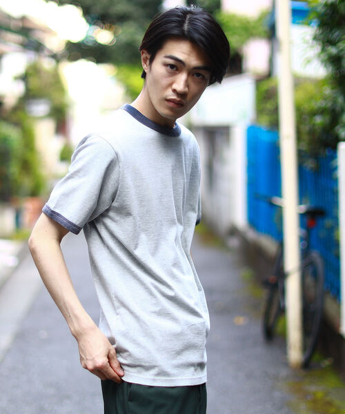 BEAMS(ビームス)の「BEAMS / フェード ルーズフィット リンガー Tシャツ(Tシャツ/カットソー・メンズ・グレー系その他/ホワイト・SMALL/X-LARGE/LARGE/MEDIUM)」の10枚目の写真