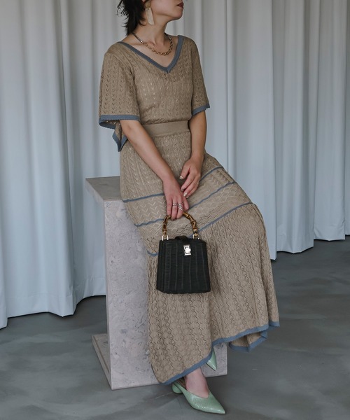 Ezick(エジック)の「2WAYクロシェ風マーメイドワンピース(ワンピース・レディース・ブラック/ベージュ・FREE)」の2枚目の写真