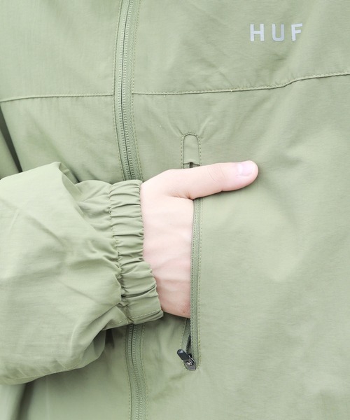 HUF（ハフ）の「HUF / ハフ ESSENTIALS ZIP STANDARD SHELL マウンテンパーカー（マウンテンパーカー・メンズ・ブラック/オリーブ・MEDIUM/LARGE/X-LARGE/XX-LARGE）」の18枚目の写真