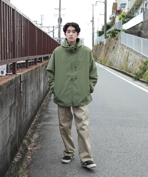 HUF（ハフ）の「HUF / ハフ ESSENTIALS ZIP STANDARD SHELL マウンテンパーカー（マウンテンパーカー・メンズ・ブラック/オリーブ・MEDIUM/LARGE/X-LARGE/XX-LARGE）」の3枚目の写真