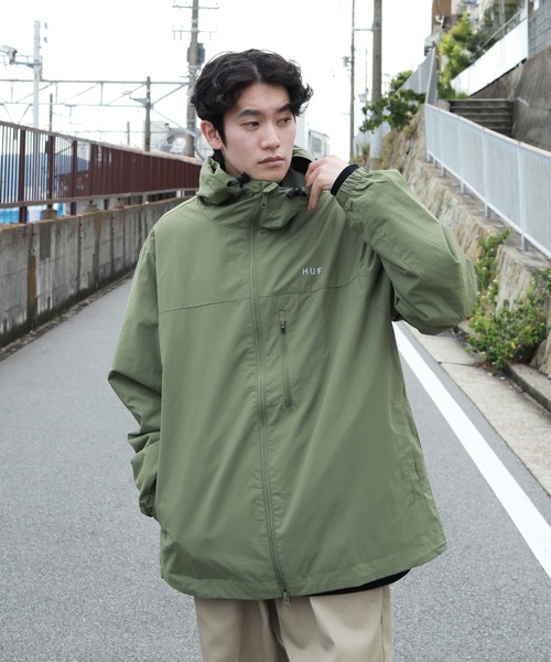 HUF（ハフ）の「HUF / ハフ ESSENTIALS ZIP STANDARD SHELL マウンテンパーカー（マウンテンパーカー・メンズ・ブラック/オリーブ・MEDIUM/LARGE/X-LARGE/XX-LARGE）」の6枚目の写真