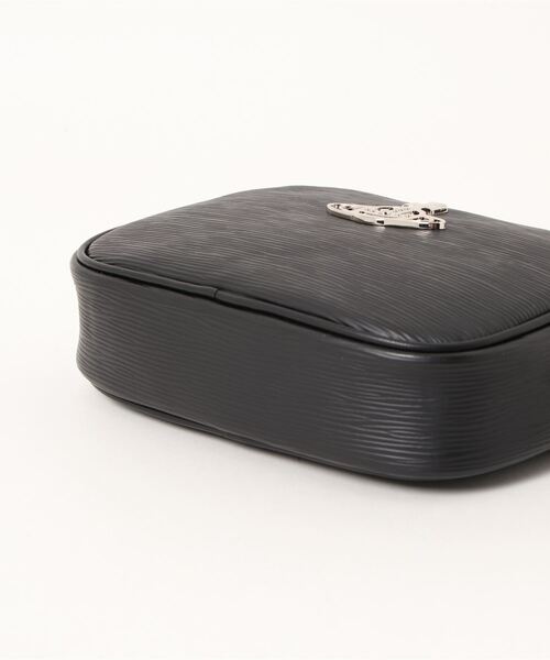 Vivienne Westwood(ヴィヴィアンウエストウッド)の「43030036-S000E-LACAMERA BAG(ボディバッグ/ウエストポーチ・レディース・レッド/ブラック・FREE)」の6枚目の写真