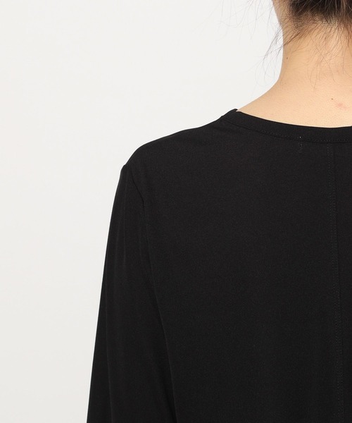 yuw（ユウ）の「フィンガーホールＴシャツロングスリーブ　170757（Tシャツ/カットソー・レディース・チャコールグレー/ブラック/ホワイト/ブルー/イエロー・FREE）」の16枚目の写真