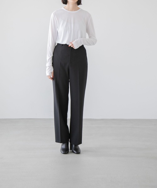 yuw（ユウ）の「フィンガーホールＴシャツロングスリーブ　170757（Tシャツ/カットソー・レディース・チャコールグレー/ブラック/ホワイト/ブルー/イエロー・FREE）」の21枚目の写真