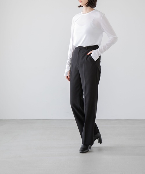 yuw（ユウ）の「フィンガーホールＴシャツロングスリーブ　170757（Tシャツ/カットソー・レディース・チャコールグレー/ブラック/ホワイト/ブルー/イエロー・FREE）」の22枚目の写真