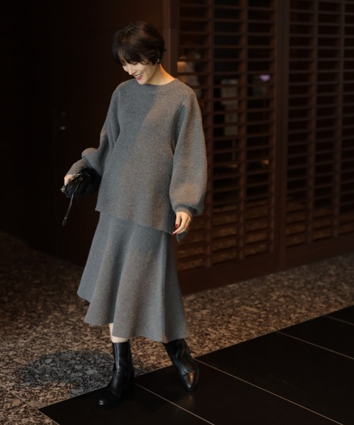 CADUNE（カデュネ）の「パール付きニット（ニット/セーター・レディース・チャコールグレー/ブラック/ホワイト・38）」の8枚目の写真