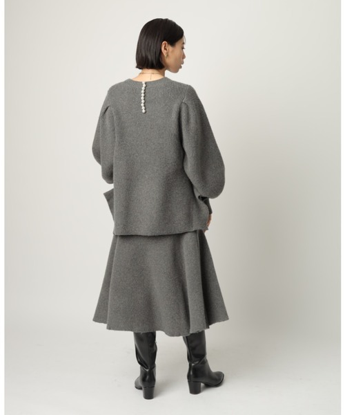 CADUNE（カデュネ）の「パール付きニット（ニット/セーター・レディース・チャコールグレー/ブラック/ホワイト・38）」の19枚目の写真