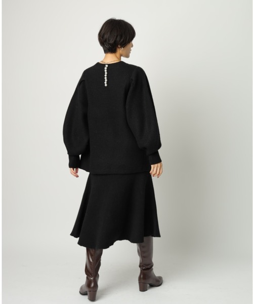 CADUNE（カデュネ）の「パール付きニット（ニット/セーター・レディース・チャコールグレー/ブラック/ホワイト・38）」の14枚目の写真