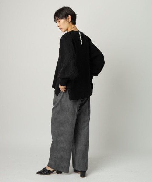 CADUNE（カデュネ）の「パール付きニット（ニット/セーター・レディース・チャコールグレー/ブラック/ホワイト・38）」の16枚目の写真
