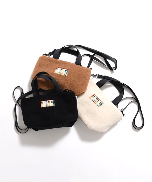 MEI（メイ）の「MEIコラボ シェア ボア ミニトート（トートバッグ・レディース・モカ/オフホワイト/ブラック・F）」の11枚目の写真