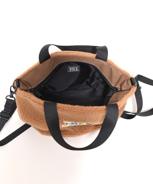 MEI（メイ）の「MEIコラボ シェア ボア ミニトート（トートバッグ・レディース・モカ/オフホワイト/ブラック・F）」の6枚目の写真