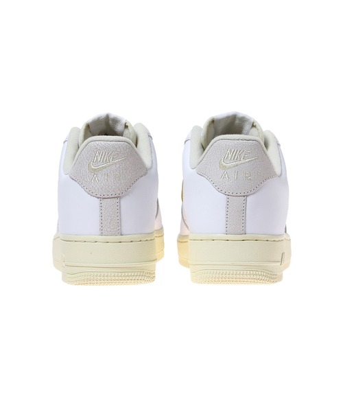 NIKE（ナイキ）の「NIKE AIR FORCE 1 07 LX DC8894-100（スニーカー