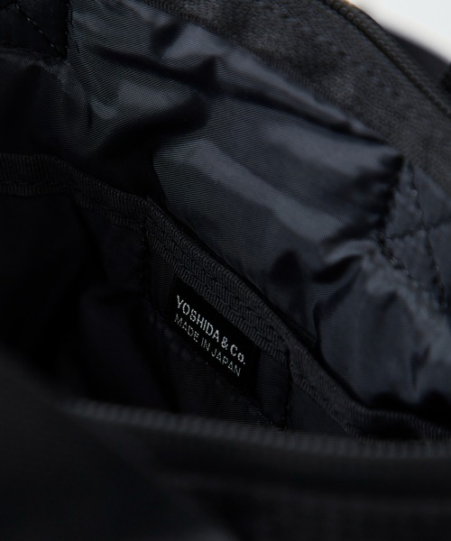 PORTER(ポーター)の「STUDIOUS別注 HELMET BAG+POUCH(ショルダーバッグ・メンズ・ブラック・FREE)」の11枚目の写真
