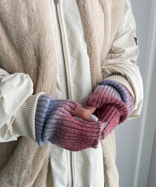 WEGO(ウィゴー)の「WEGO/グラデーションニットアームカバー(アームカバー・レディース・イエロー/レッド/ピンク/ブラック/ブルー・FREE)」の1枚目の写真