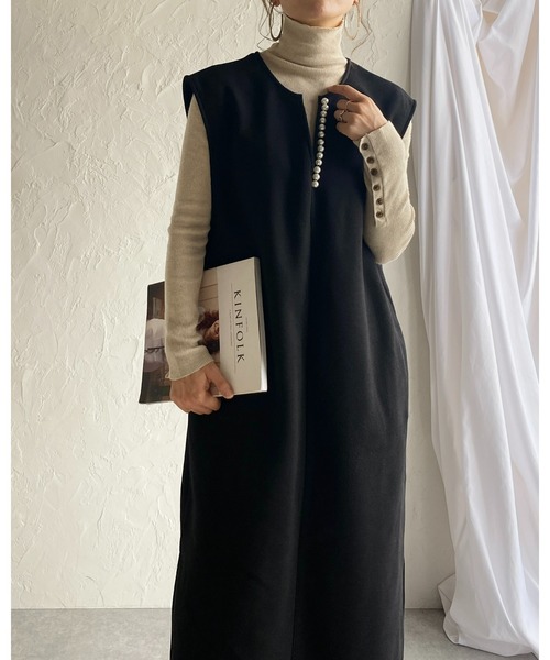 She's Closet(シーズクローゼット)の「裏起毛深Vネックパール付きジャンスカロングワンピース(ジャンパースカート・レディース・モカ/ブラック/チャコールグレー・FREE)」の8枚目の写真