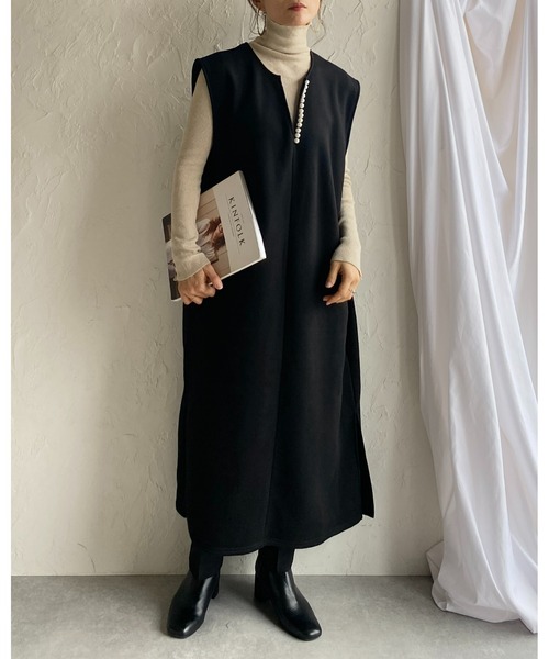 She's Closet(シーズクローゼット)の「裏起毛深Vネックパール付きジャンスカロングワンピース(ジャンパースカート・レディース・モカ/ブラック/チャコールグレー・FREE)」の9枚目の写真