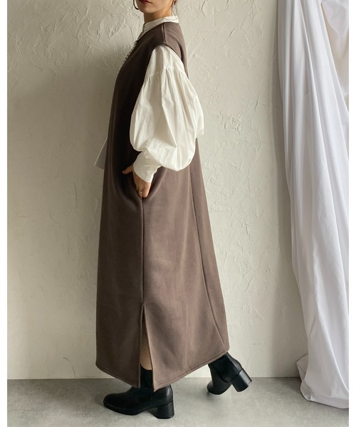 She's Closet(シーズクローゼット)の「裏起毛深Vネックパール付きジャンスカロングワンピース(ジャンパースカート・レディース・モカ/ブラック/チャコールグレー・FREE)」の16枚目の写真