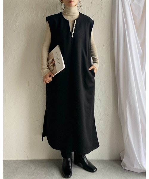 She's Closet(シーズクローゼット)の「裏起毛深Vネックパール付きジャンスカロングワンピース(ジャンパースカート・レディース・モカ/ブラック/チャコールグレー・FREE)」の19枚目の写真