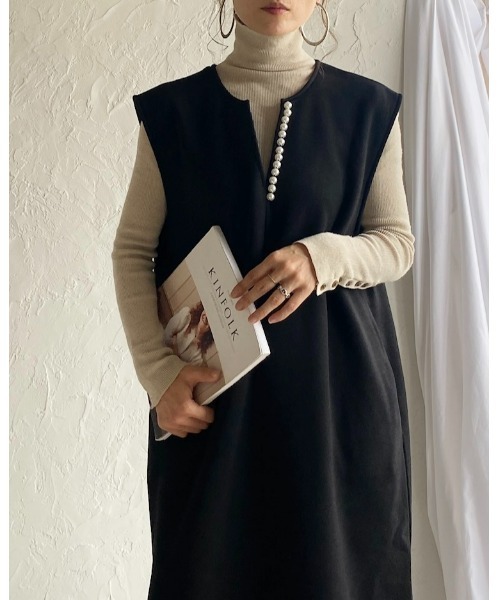 She's Closet(シーズクローゼット)の「裏起毛深Vネックパール付きジャンスカロングワンピース(ジャンパースカート・レディース・モカ/ブラック/チャコールグレー・FREE)」の20枚目の写真