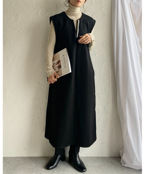 She's Closet(シーズクローゼット)の「裏起毛深Vネックパール付きジャンスカロングワンピース(ジャンパースカート・レディース・モカ/ブラック/チャコールグレー・FREE)」の7枚目の写真