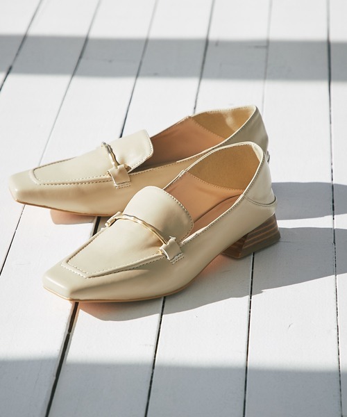 RIVE DROITE（リヴドロワ）の「スタイリングに合わせて2WAYで使える/ビット2WAYローファー（ローファー・レディース・ベージュ/ブラック・S/M/L）」の18枚目の写真