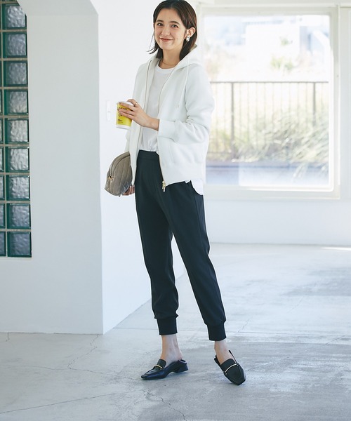 RIVE DROITE（リヴドロワ）の「スタイリングに合わせて2WAYで使える/ビット2WAYローファー（ローファー・レディース・ベージュ/ブラック・S/M/L）」の6枚目の写真