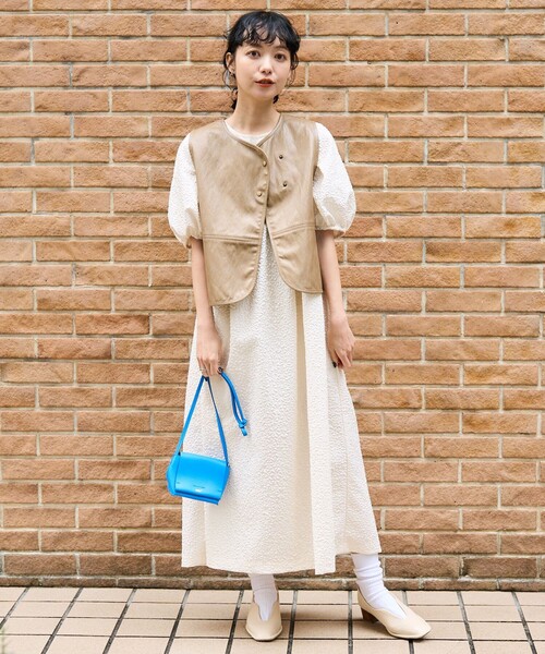 FREAK'S STORE(フリークスストア)の「フクレジャガードバックオープンパフスリーブワンピース(ワンピース・レディース・ブラック/オフホワイト・フリ-)」の5枚目の写真