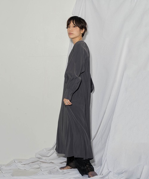 ottilie(オティーリエ)の「ottilie シャイニーラメリラックスパンツ(その他パンツ・レディース・ブラック/ベージュ/ピンク・FREE)」の6枚目の写真