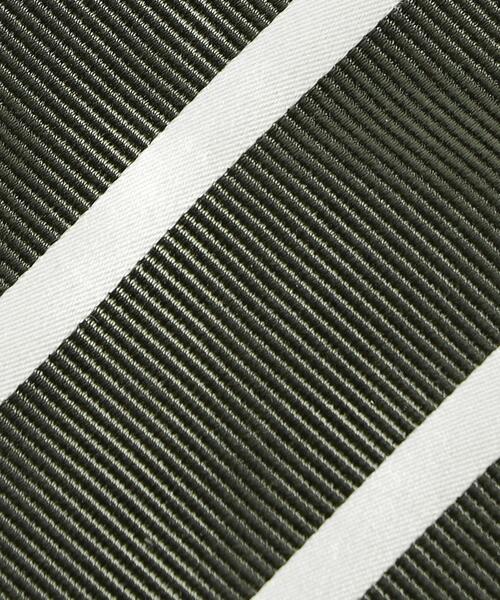 UNITED ARROWS(ユナイテッドアローズ)の「シルク ストライプ ネクタイ(ネクタイ・メンズ・オリーブ/ネイビー・FREE)」の8枚目の写真