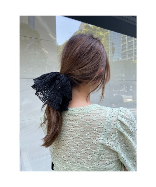 SNIDEL（スナイデル）の「プリーツレースシュシュ（シュシュ・レディース・アイボリー/ブラウン/ブラック・FREE）」の10枚目の写真