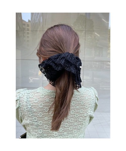 SNIDEL（スナイデル）の「プリーツレースシュシュ（シュシュ・レディース・アイボリー/ブラウン/ブラック・FREE）」の8枚目の写真