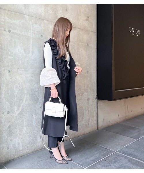 GALENA（ガレナ）の「【GALENA(ガレナ)】アシメトリーフリルジレ