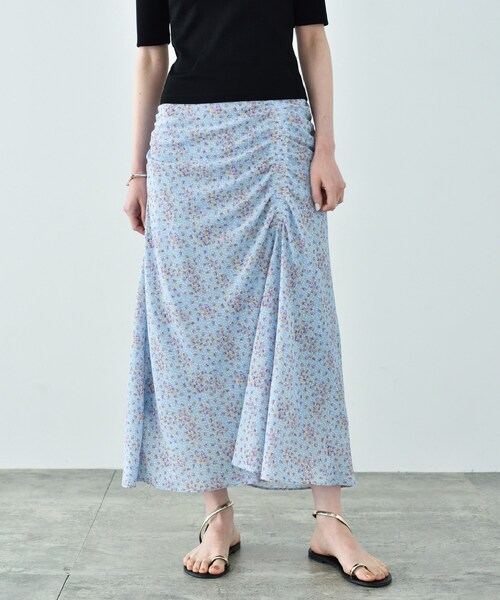 CODE A（コードエー）の「flower print skirt（スカート・レディース・ブラック系/ブルー系5・34/36/38）」の3枚目の写真