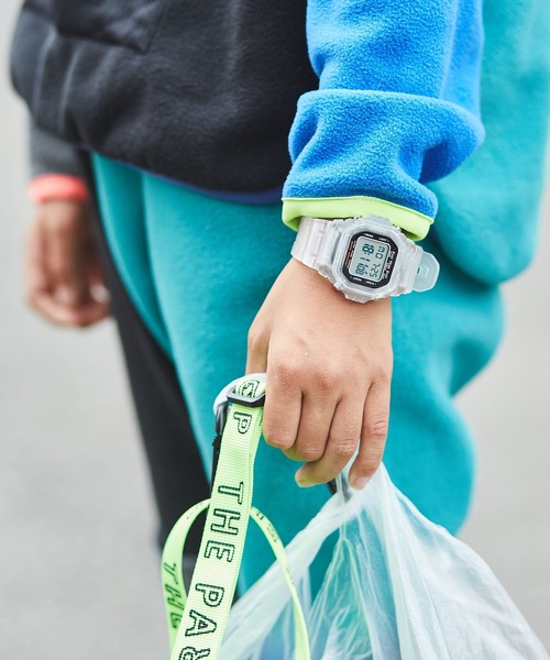 THE PARK SHOP(ザパークショップ)の「【THE PARK SHOP(ザ パーク ショップ)】テックボーイウォッチ(KIDS)(デジタル腕時計・キッズ・ホワイト/オリーブ/ブラック・FREE)」の2枚目の写真