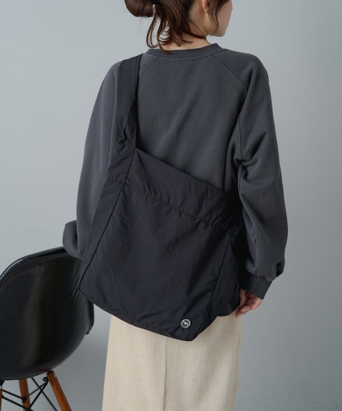 PUAL CE CIN（ピュアルセシン）の「結びショルダーバッグ（ショルダーバッグ・レディース・オフホワイト/カーキ/ブラック・FREE）」の3枚目の写真