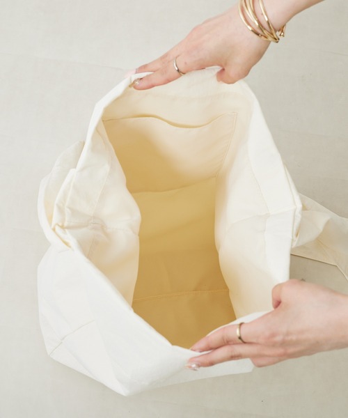 PUAL CE CIN（ピュアルセシン）の「結びショルダーバッグ（ショルダーバッグ・レディース・オフホワイト/カーキ/ブラック・FREE）」の4枚目の写真