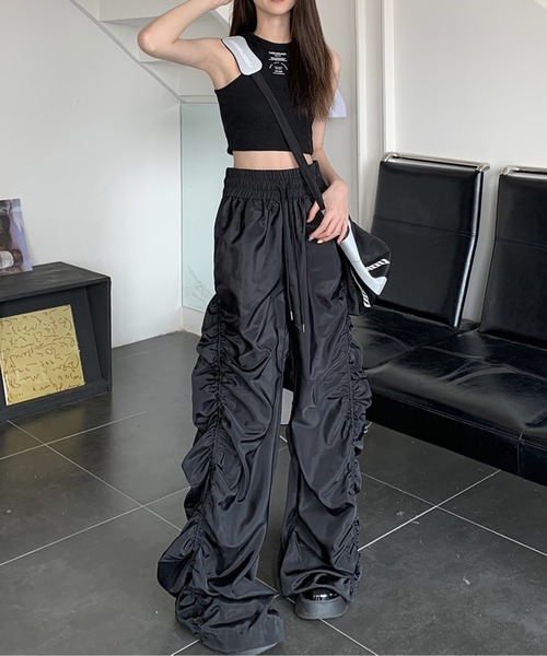 ROOPTOKYO（ループトウキョウ）の「Nylon Gather Pants（その他パンツ・レディース・ブラック/オリーブ・S/M/L）」の4枚目の写真