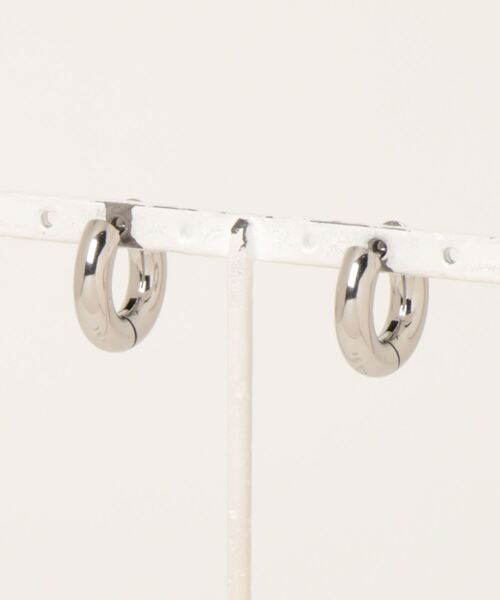 novice（ノーヴィス）の「【novice】Hinged Thick Hoop Pierce［Stainless］（ピアス（両耳用）・レディース・シルバー/ゴールド・2.0）」の9枚目の写真
