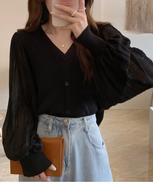 Ada.（エイダ）の「異素材スリーブVネックニットトップス（ニット/セーター・レディース・ベージュ/ホワイト/ブラック・FREE）」の3枚目の写真