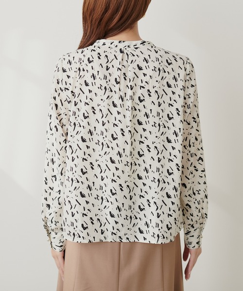 natural couture(ナチュラルクチュール)の「WEB限定 / ピンタック×パイピングブラウス(シャツ/ブラウス・レディース・オフホワイト/ピンクベージュ/サックスブルー/その他1・FREE)」の21枚目の写真