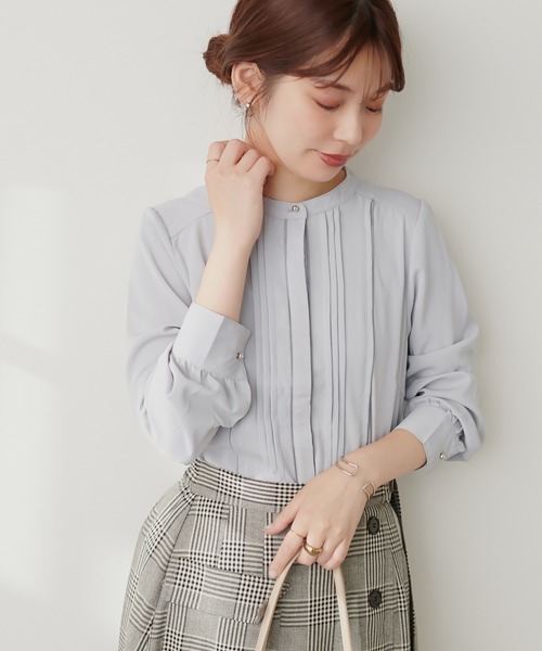 natural couture(ナチュラルクチュール)の「WEB限定 / ピンタック×パイピングブラウス(シャツ/ブラウス・レディース・オフホワイト/ピンクベージュ/サックスブルー/その他1・FREE)」の22枚目の写真
