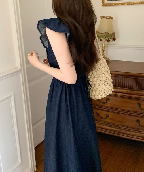 Primazel（プリマゼル）の「フリルショルダーデニムワンピース（ワンピース・レディース・ライトブルー/ブルー・M）」の4枚目の写真