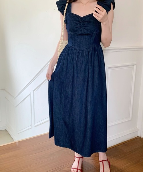 Primazel（プリマゼル）の「フリルショルダーデニムワンピース（ワンピース・レディース・ライトブルー/ブルー・M）」の5枚目の写真