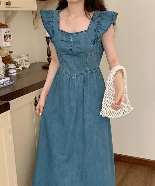 Primazel（プリマゼル）の「フリルショルダーデニムワンピース（ワンピース・レディース・ライトブルー/ブルー・M）」の8枚目の写真