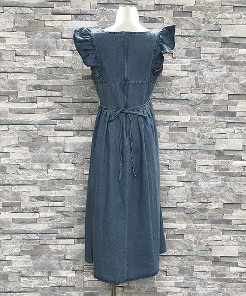 Primazel（プリマゼル）の「フリルショルダーデニムワンピース（ワンピース・レディース・ライトブルー/ブルー・M）」の14枚目の写真