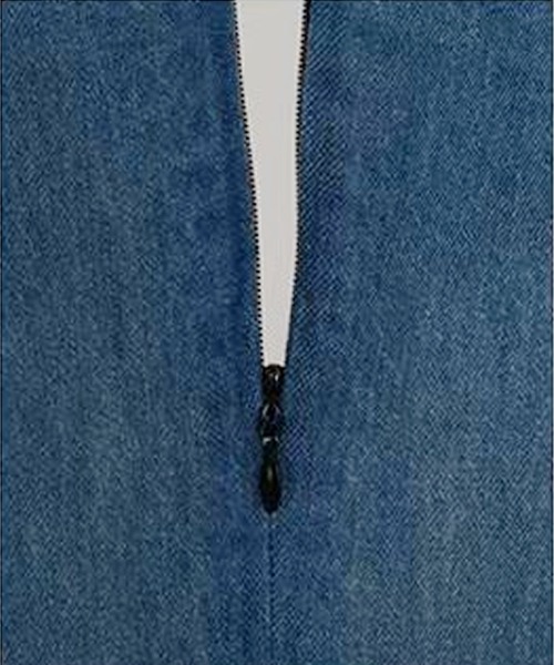 Primazel（プリマゼル）の「フリルショルダーデニムワンピース（ワンピース・レディース・ライトブルー/ブルー・M）」の18枚目の写真